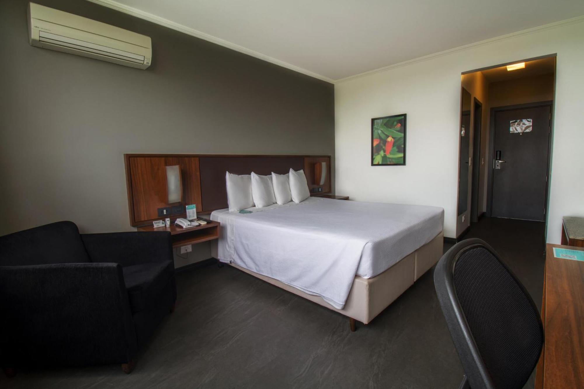 Hotel Deville Business Maringá Exteriör bild
