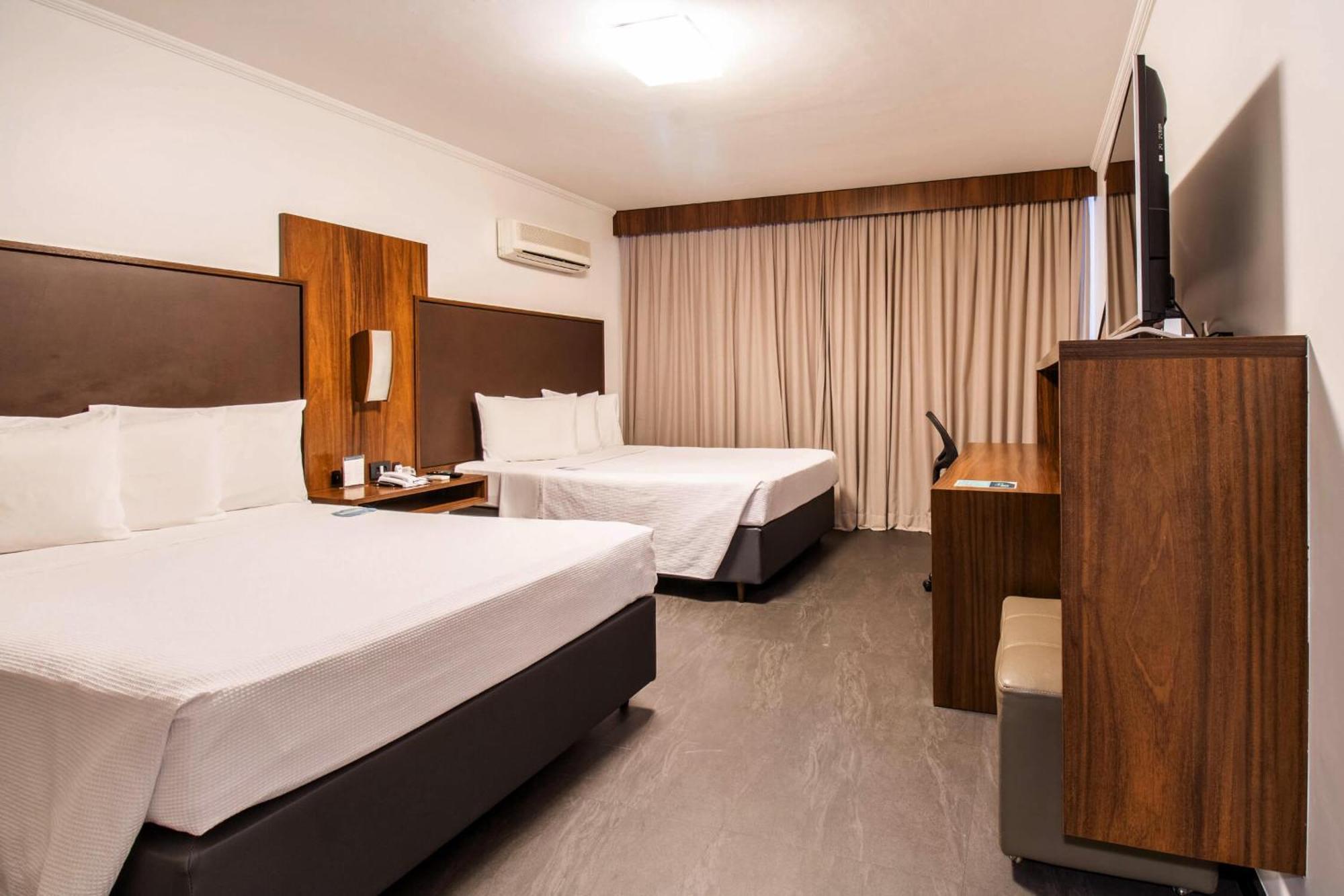 Hotel Deville Business Maringá Exteriör bild